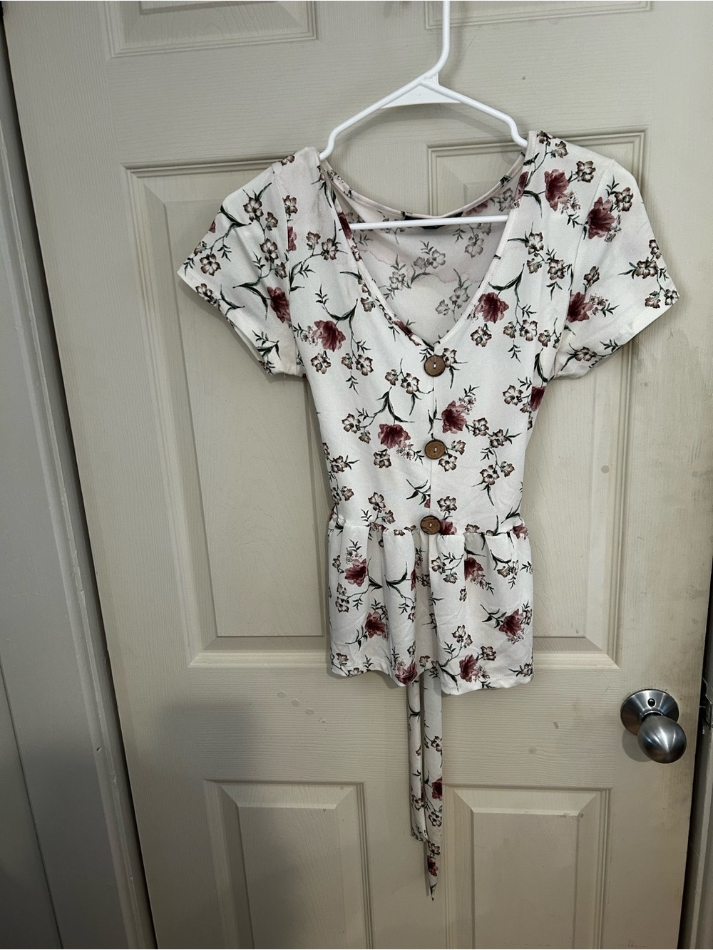 Floral Button-Front Peplum Top in White with Rose Print